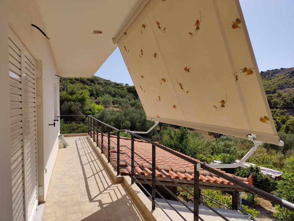 Balcony/Terrace, Mountain view