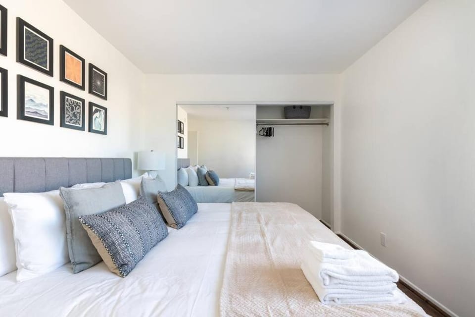 4 bedroom Alhambra Condo near downtown LA Apartment in Alhambra