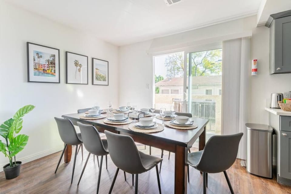 4 bedroom Alhambra Condo near downtown LA Apartment in Alhambra