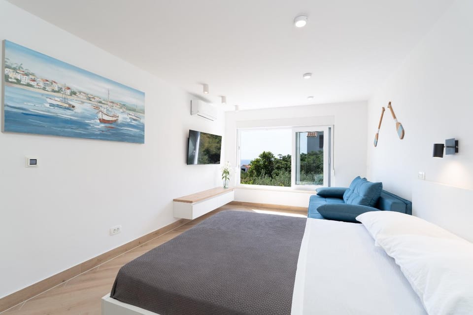 Bed, TV and multimedia, Photo of the whole room, Seating area