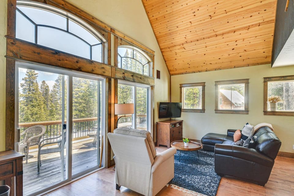 24-0139 Cabin in Fairplay: Close to Trails! Cabin in Park County
