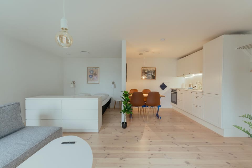 Kitchen or kitchenette, Living room, Seating area