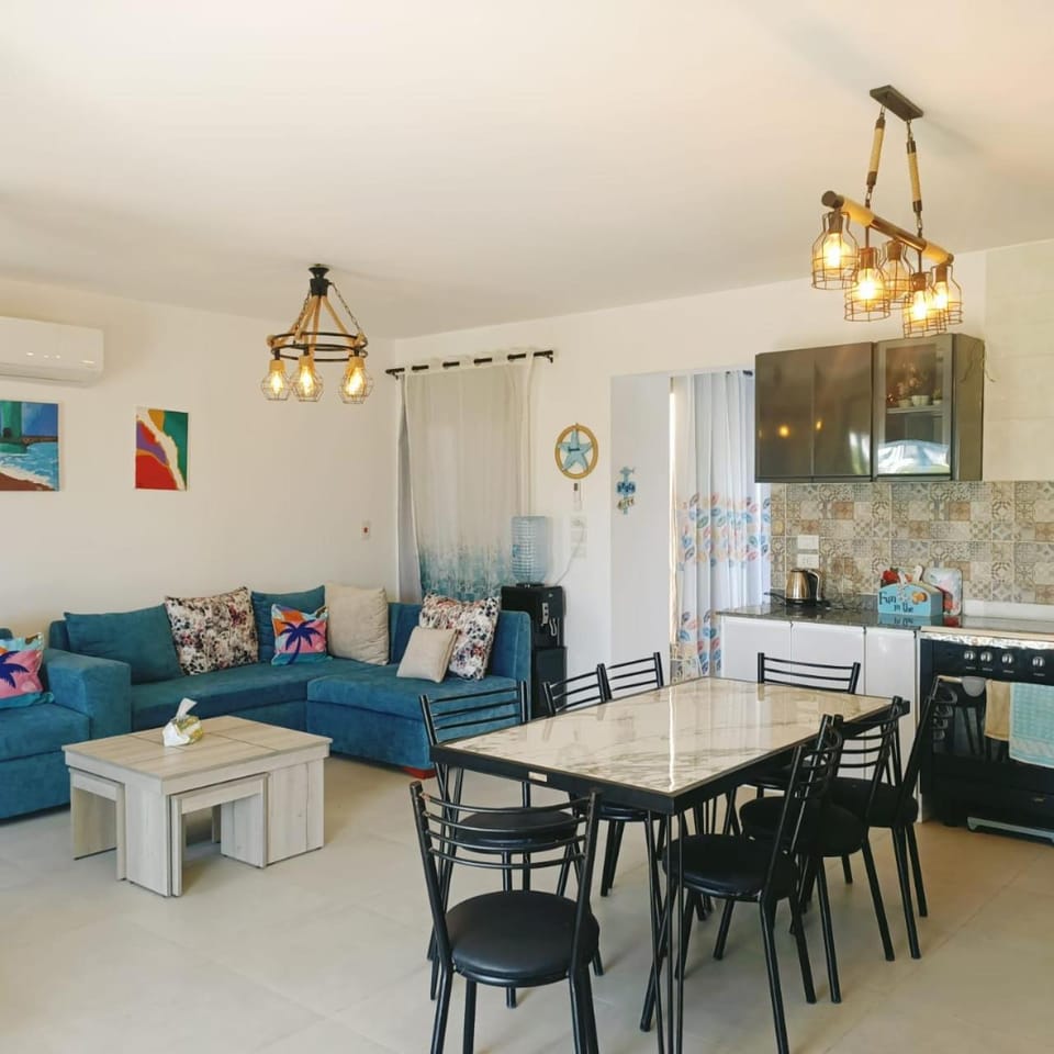 Living room, Dinner