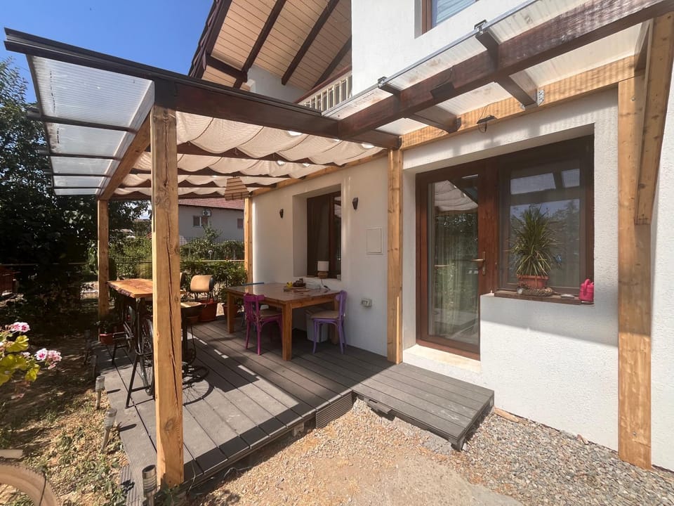 Property building, Balcony/Terrace