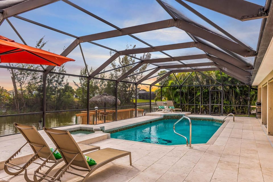 View (from property/room), Pool view, Swimming pool, sunbed