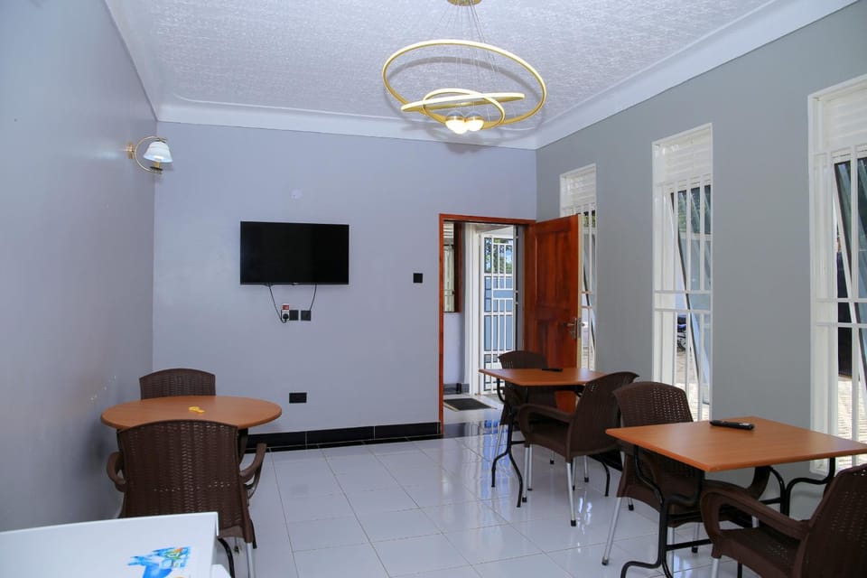 Restaurant/places to eat, Dining area