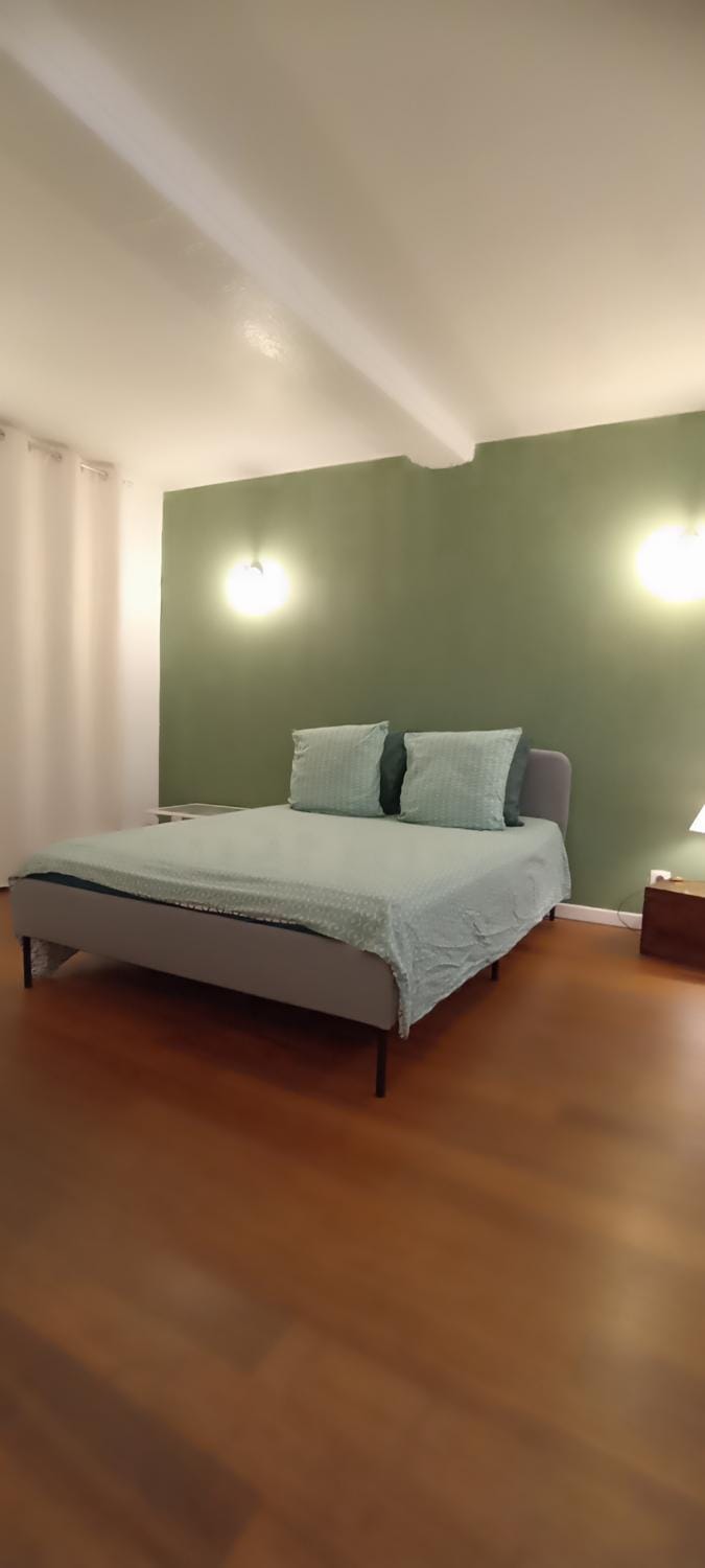 Bed, Living room