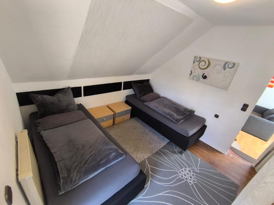 Vieja Casita de huespedes con Escaleras Apartment in Darmstadt