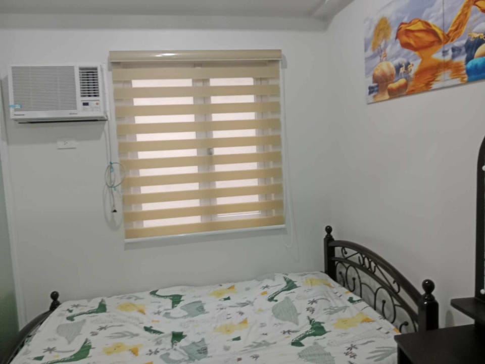 Bed, Bedroom, air conditioner