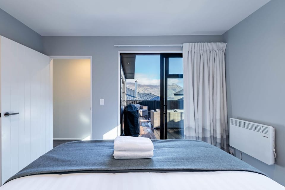 Cosy Kirimoko Escape House in Wanaka