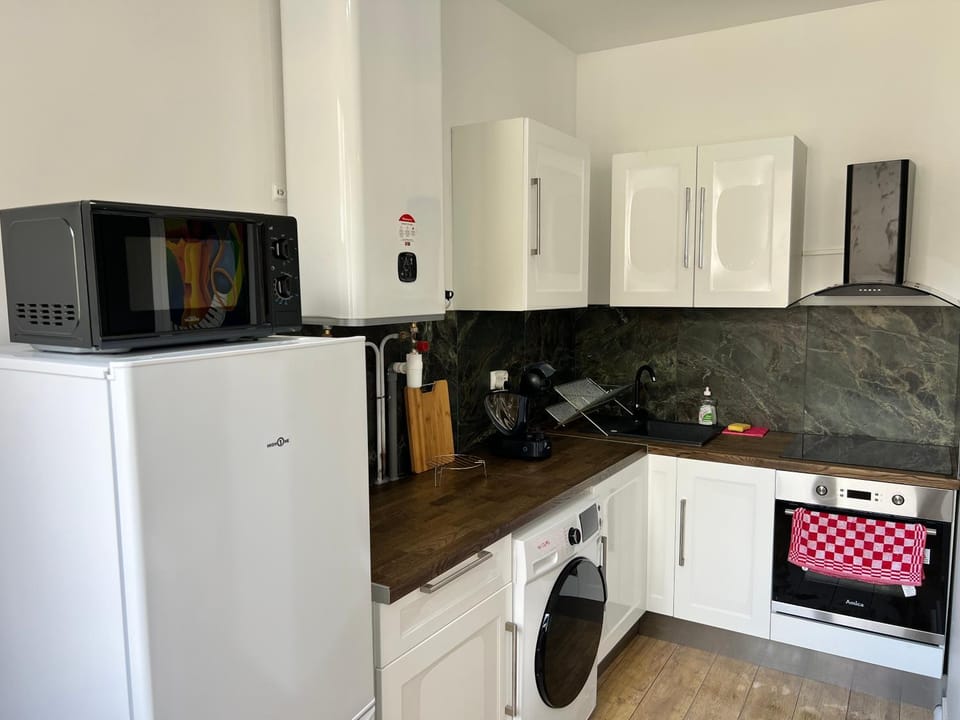 heating, internet, oven, pet friendly, stove, toaster, washing machine