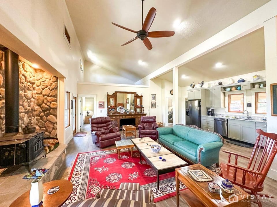 Summit Pines Hideaway - Amazing Mountain Views! House in Utah