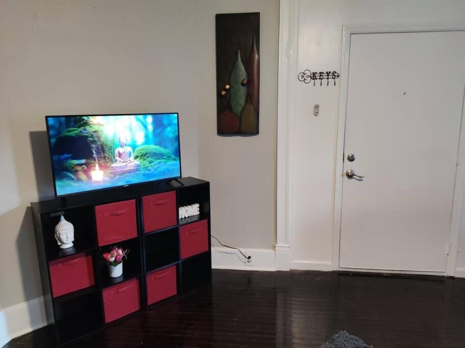Zen Haven 1- Downtown Retreat with Queen Bed Apartment in Indianapolis