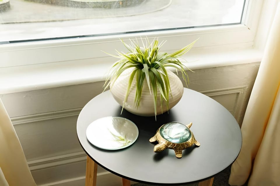 Coffee/tea facilities, Decorative detail