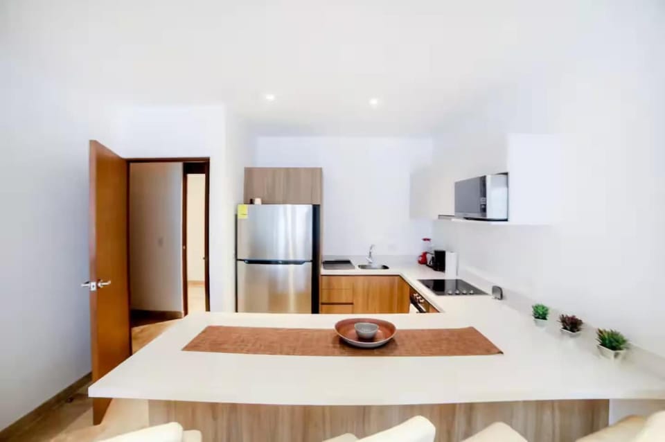Kitchen or kitchenette, Dining area, oven, stove
