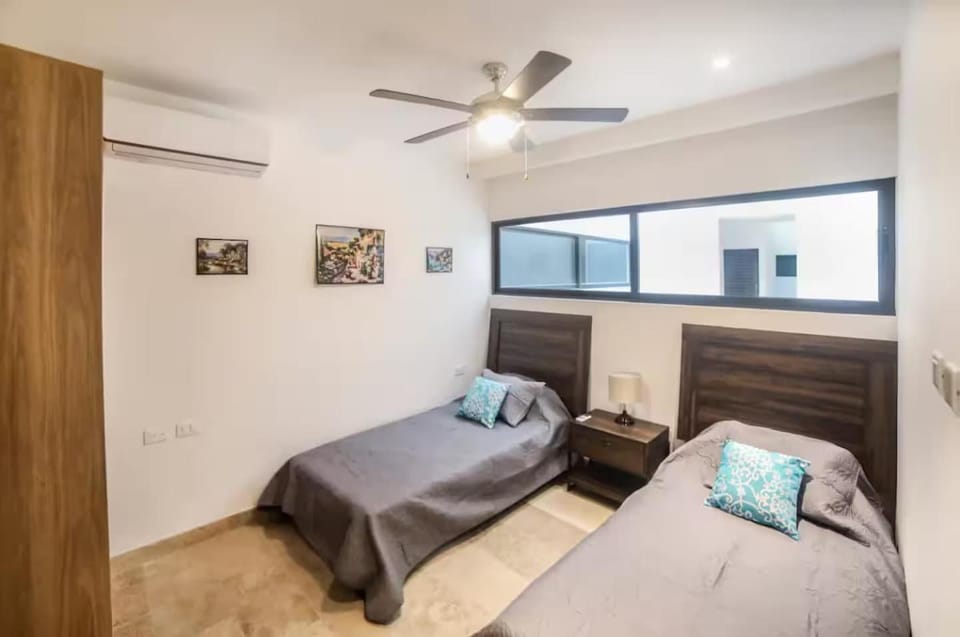 Bed, Photo of the whole room, Bedroom, air conditioner