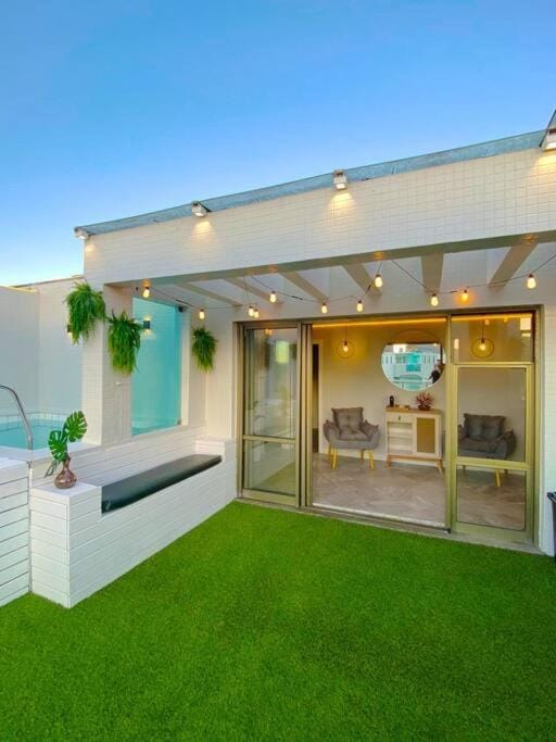 Exclusive Beachfront Penthouse: Private Pool, Amazing View Apartment in Rio de Janeiro