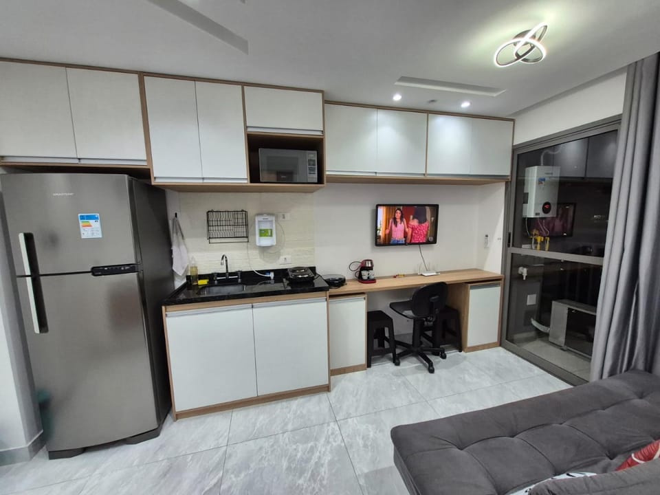 TV and multimedia, Kitchen or kitchenette, Living room, Dining area, stove
