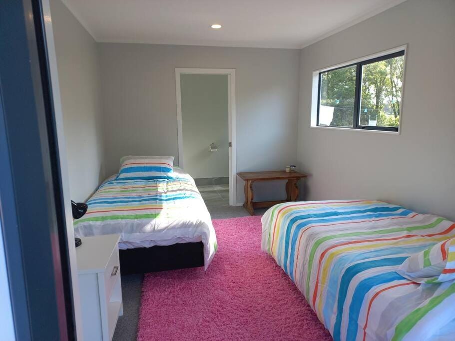 Cute, new two bedroom cottage with shared pool Apartment in Cambridge