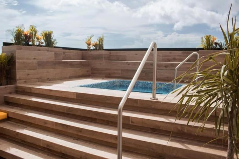Property building, Day, Hot Tub, Pool view, Swimming pool