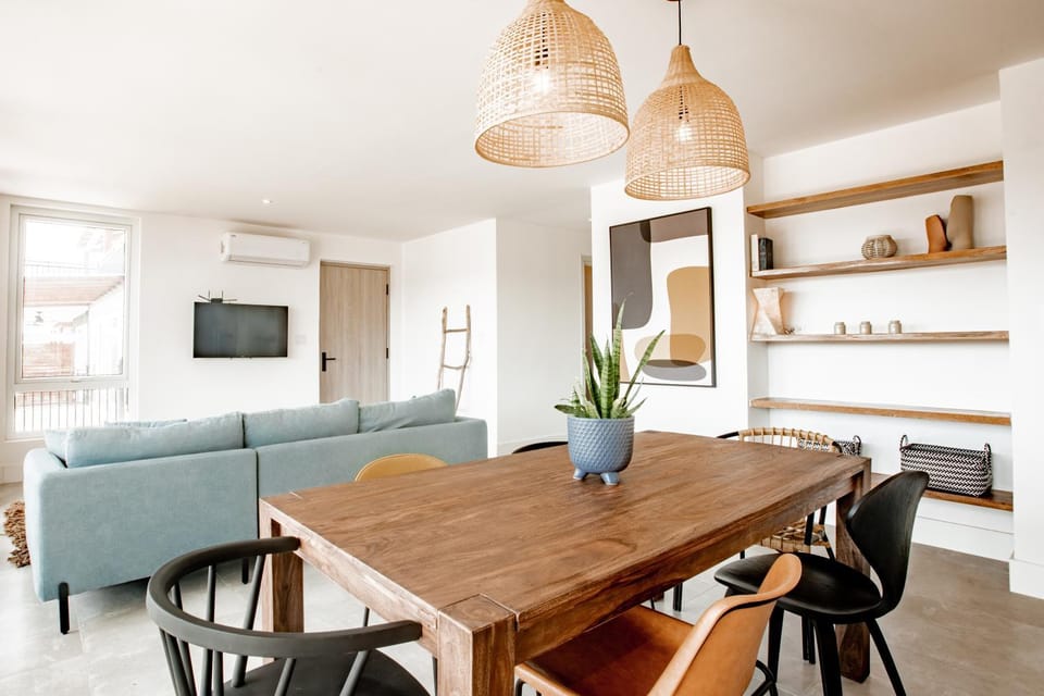 TV and multimedia, Living room, Dining area
