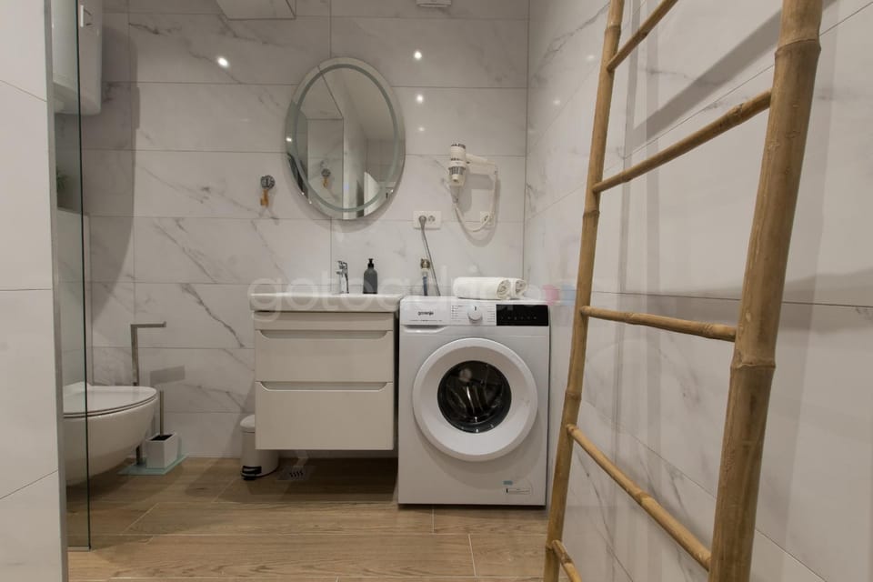 Toilet, Bathroom, washing machine
