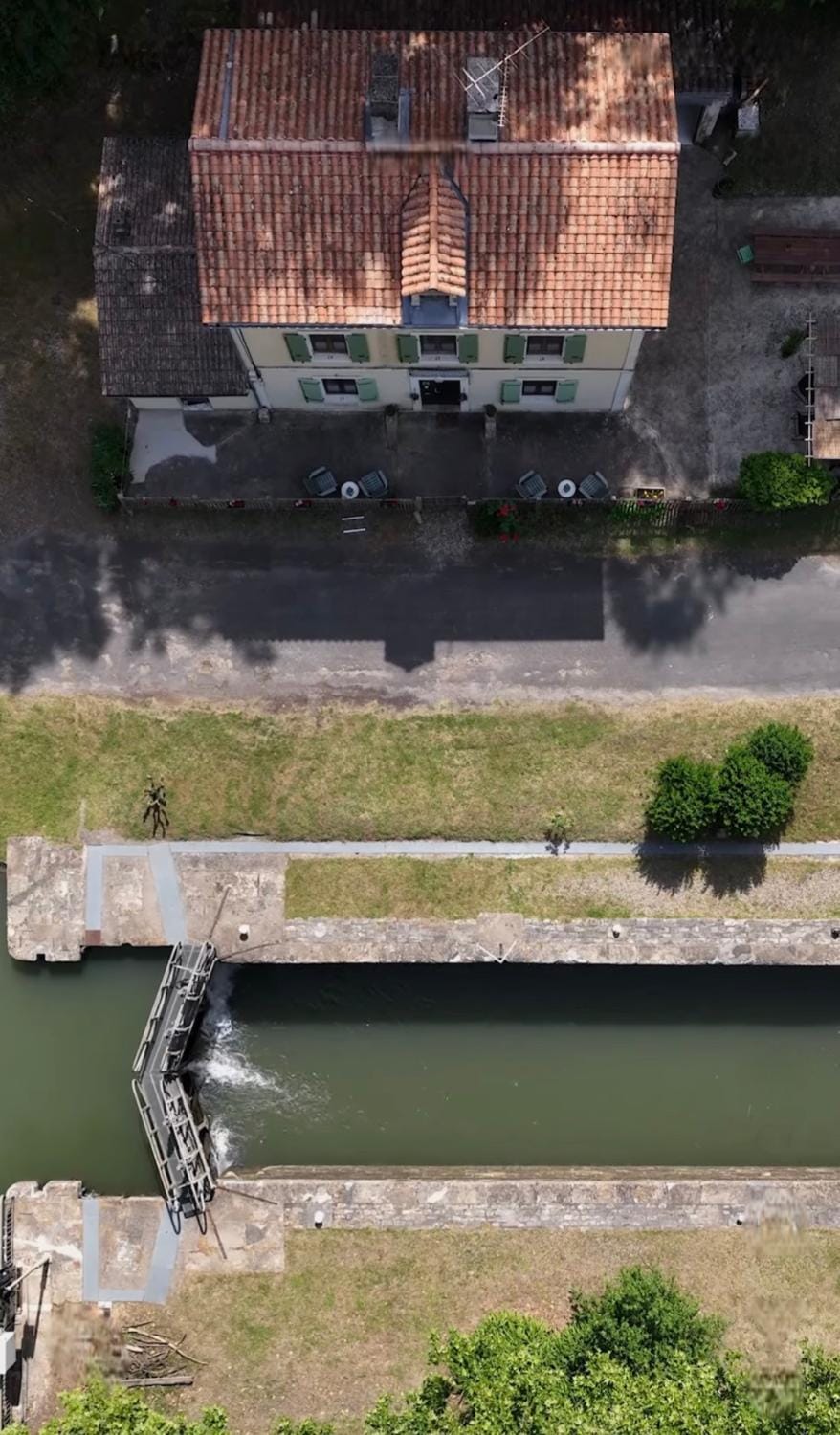 Property building, Natural landscape, Bird's eye view, River view