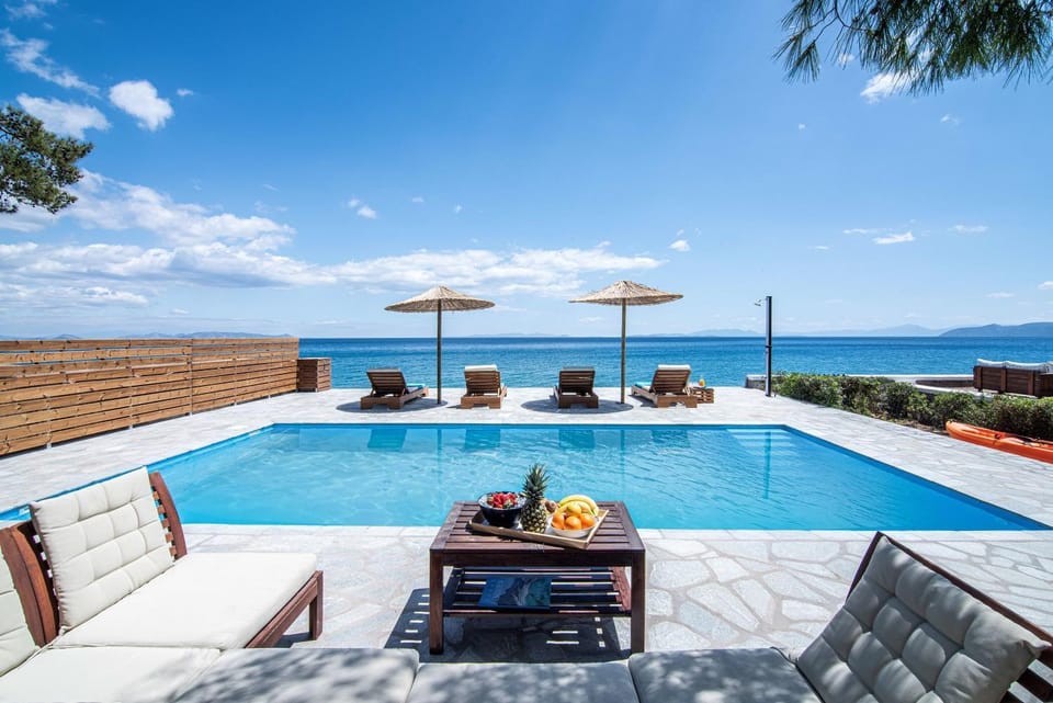 The Saronic Villa - Jungle on the sea House in Euboea