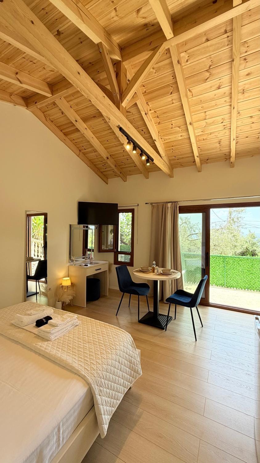 Bed, Natural landscape, View (from property/room), Balcony/Terrace, Living room, Photo of the whole room, Seating area, Dining area, Bedroom