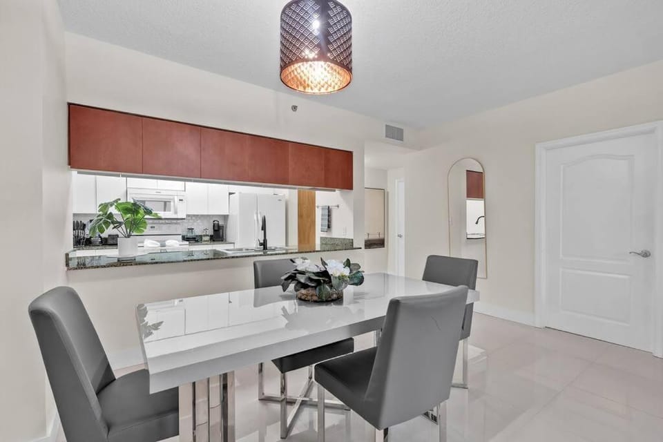 Charming 1Bed 1Bath Overlooking Brickell’s Skyline Apartment in Brickell