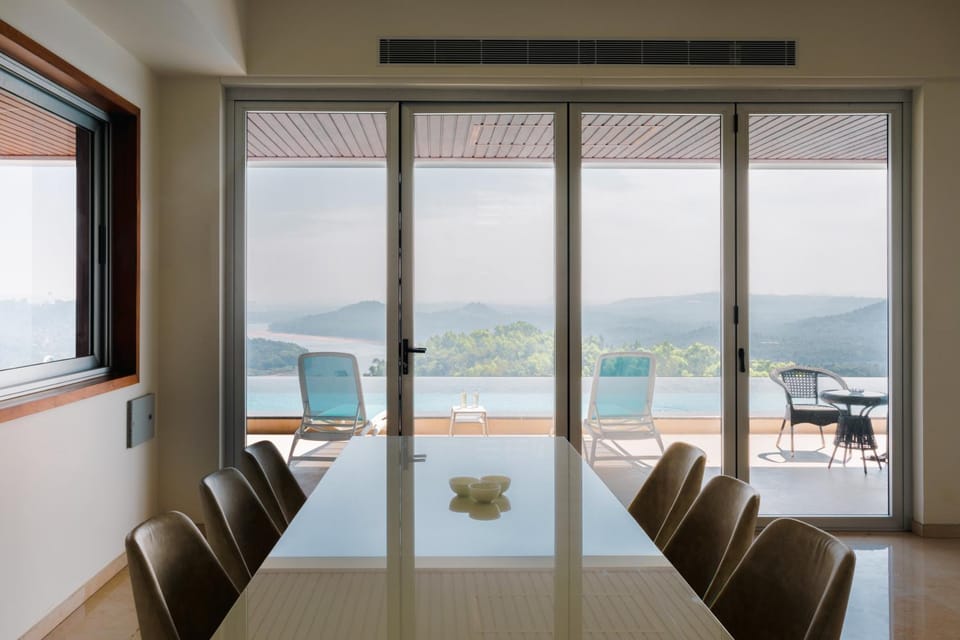 Dining area, Lake view, Mountain view