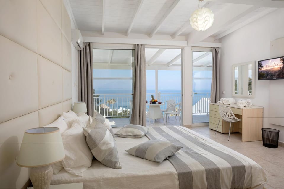 Bed, Photo of the whole room, Bedroom, Sea view