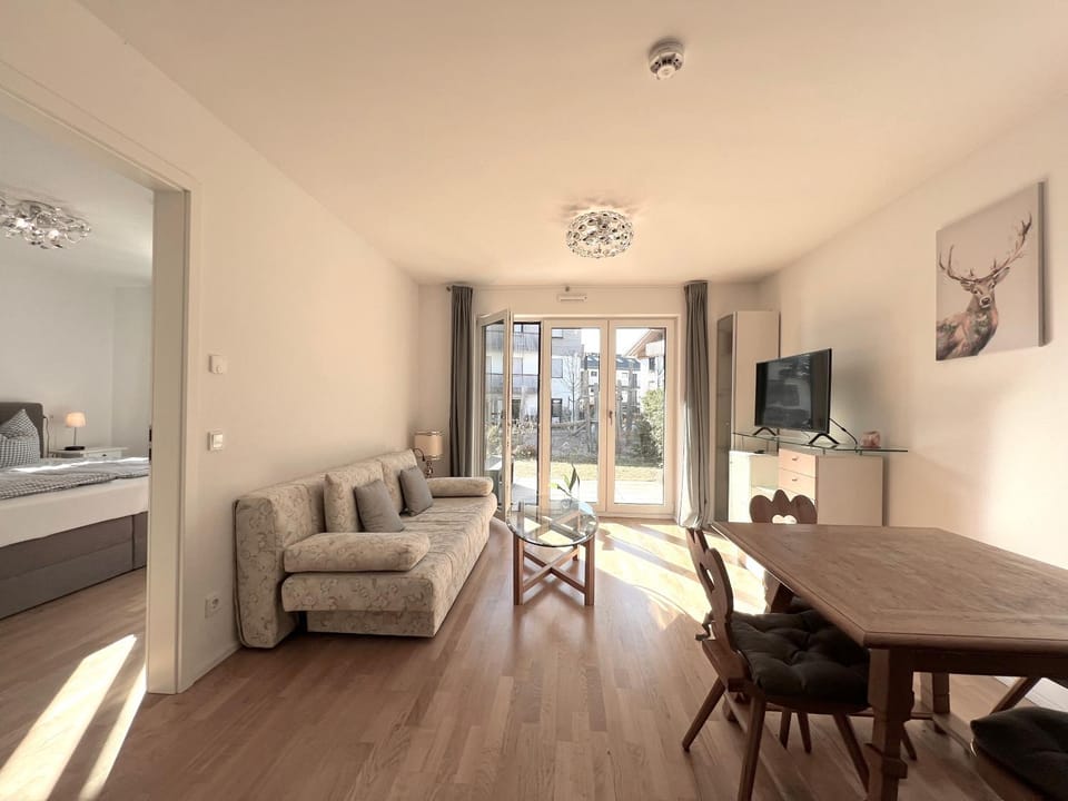 Living room, Photo of the whole room, Dining area
