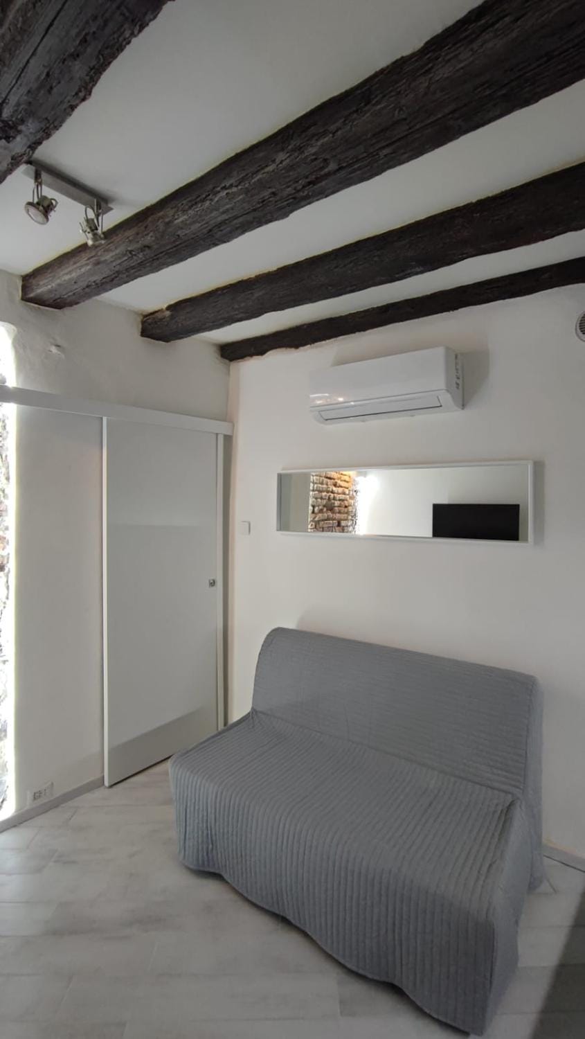 Living room, air conditioner