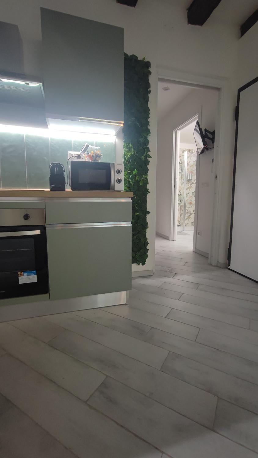 Kitchen or kitchenette, oven