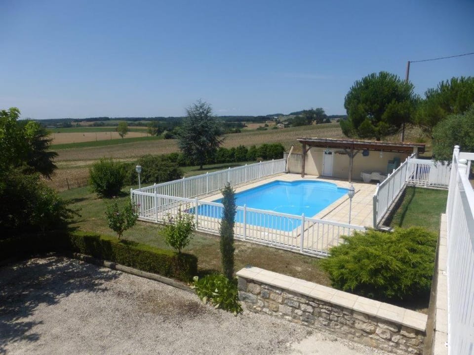 VILLA QUERCY PERIGORD 19 PERSONNES Villa in Nouvelle-Aquitaine