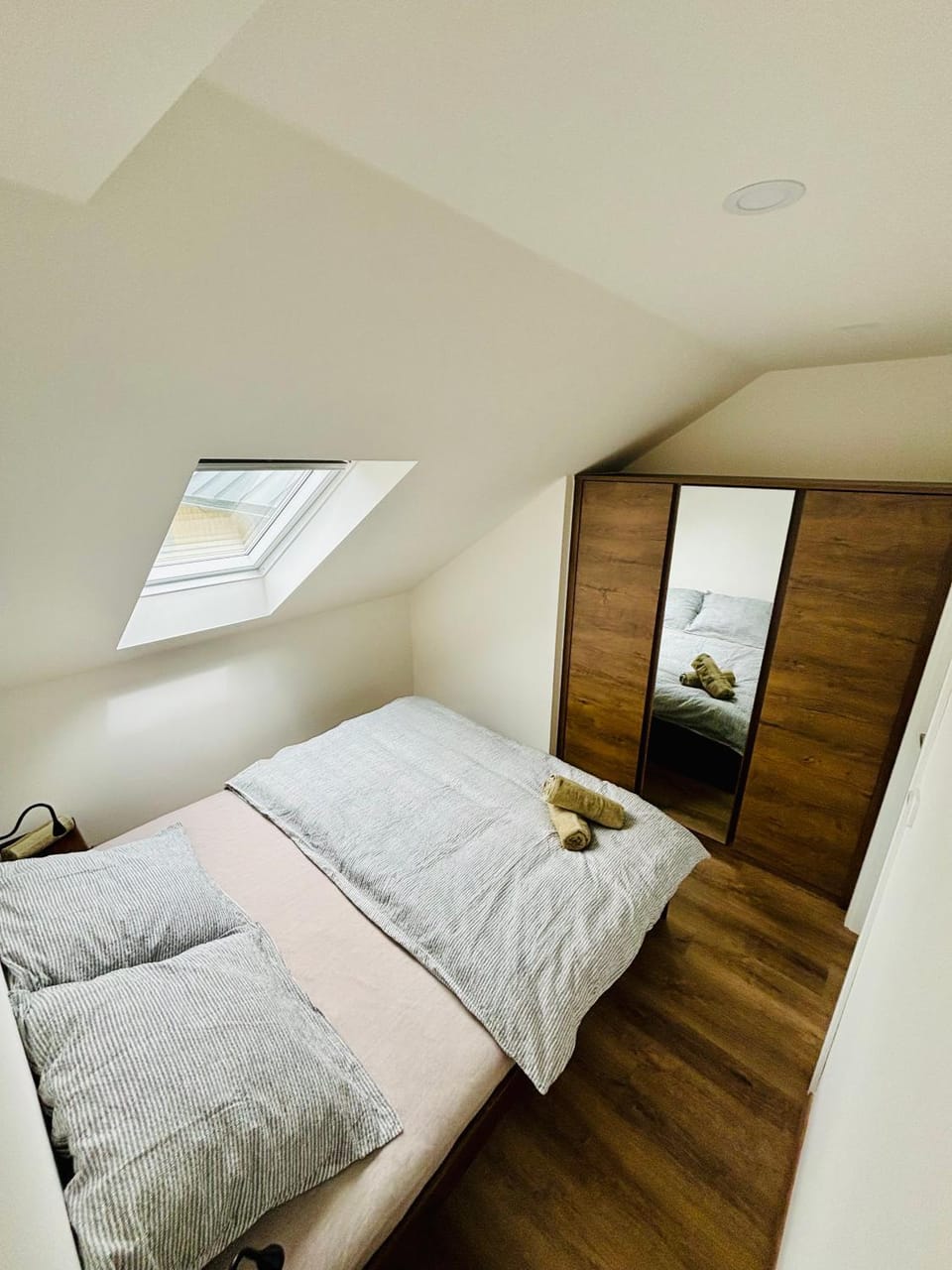 Bedroom, wardrobe