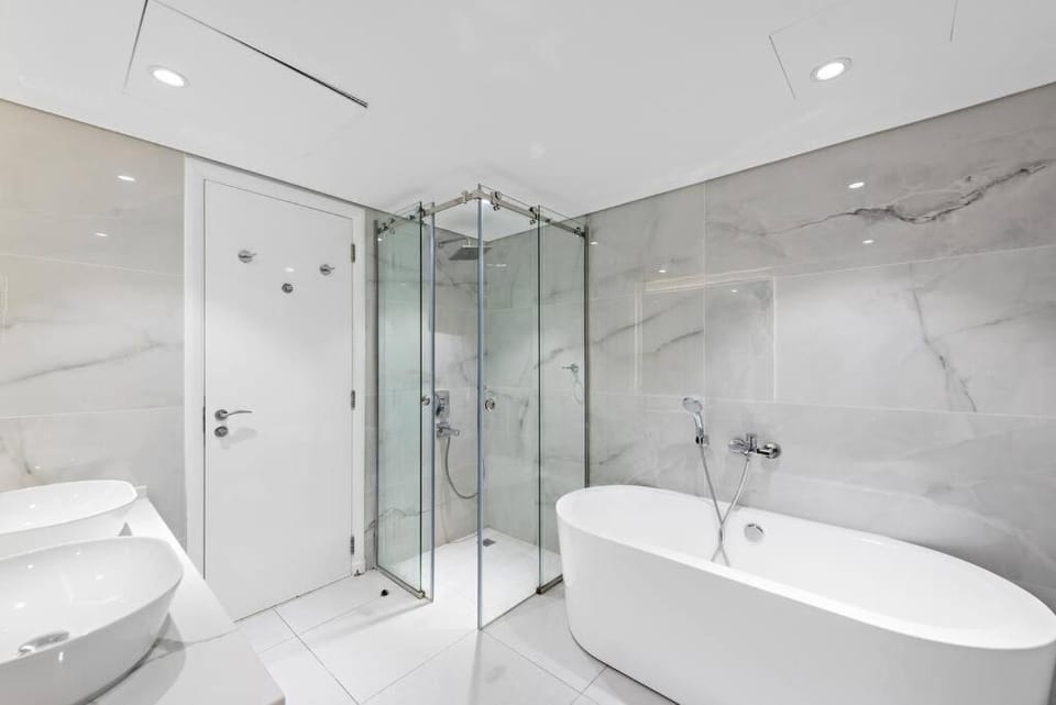 First Class 1BR Modern & Stylish Living Apartment in Dubai