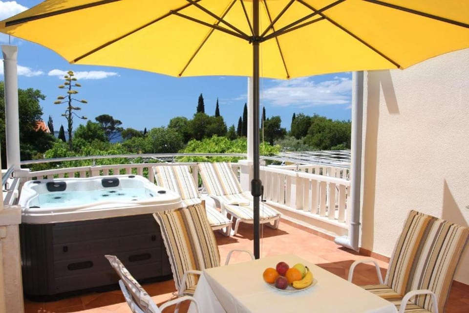 Apartments & Rooms Cakelic I Apartment in Mlini