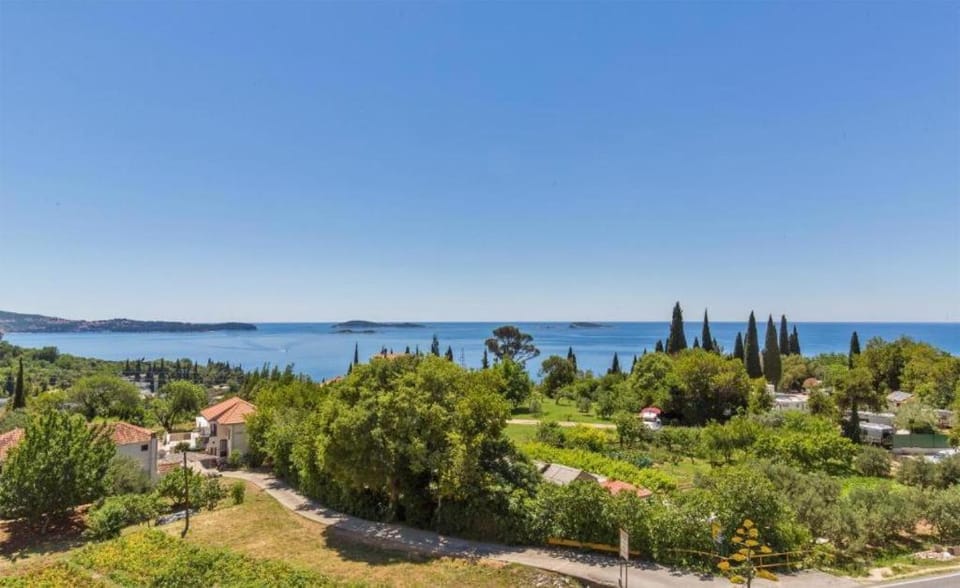 Apartments & Rooms Cakelic I Apartment in Mlini