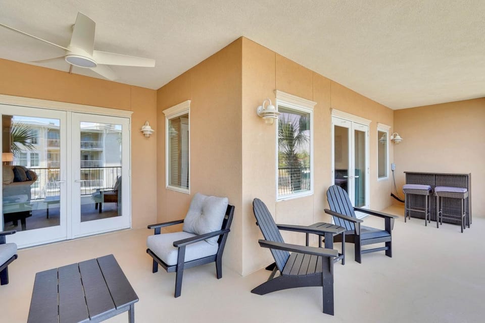 Brass Rail 203 Apartment in Tybee Island