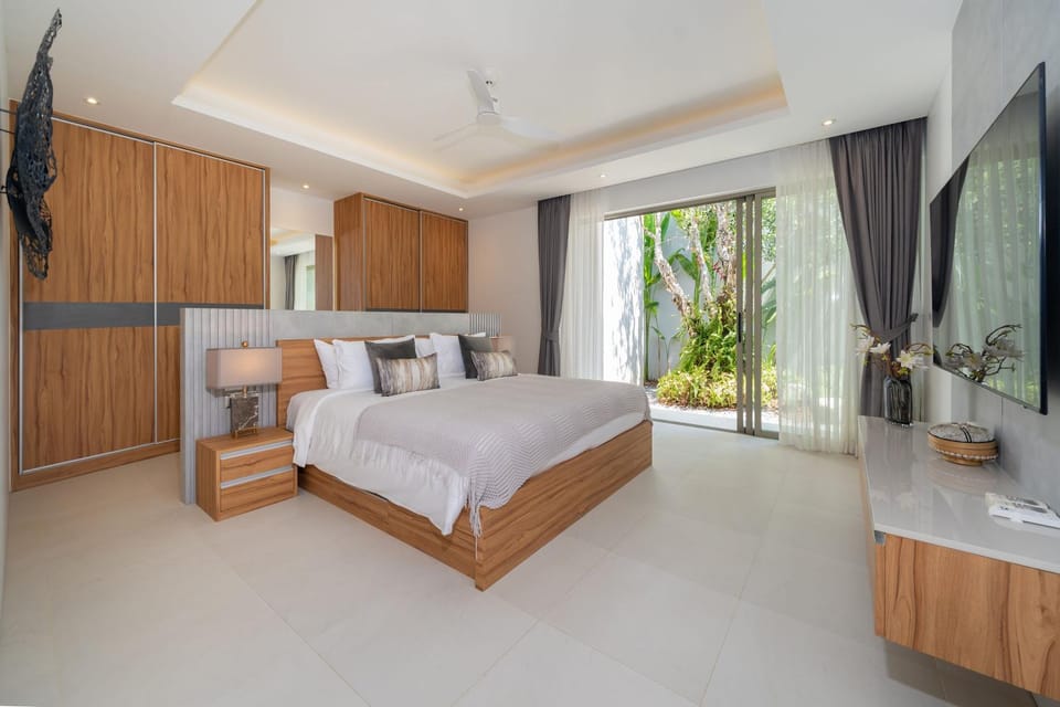 Villa private swimming pool and garden Phuket Free Airoport Pick up from 7 days Villa in Choeng Thale
