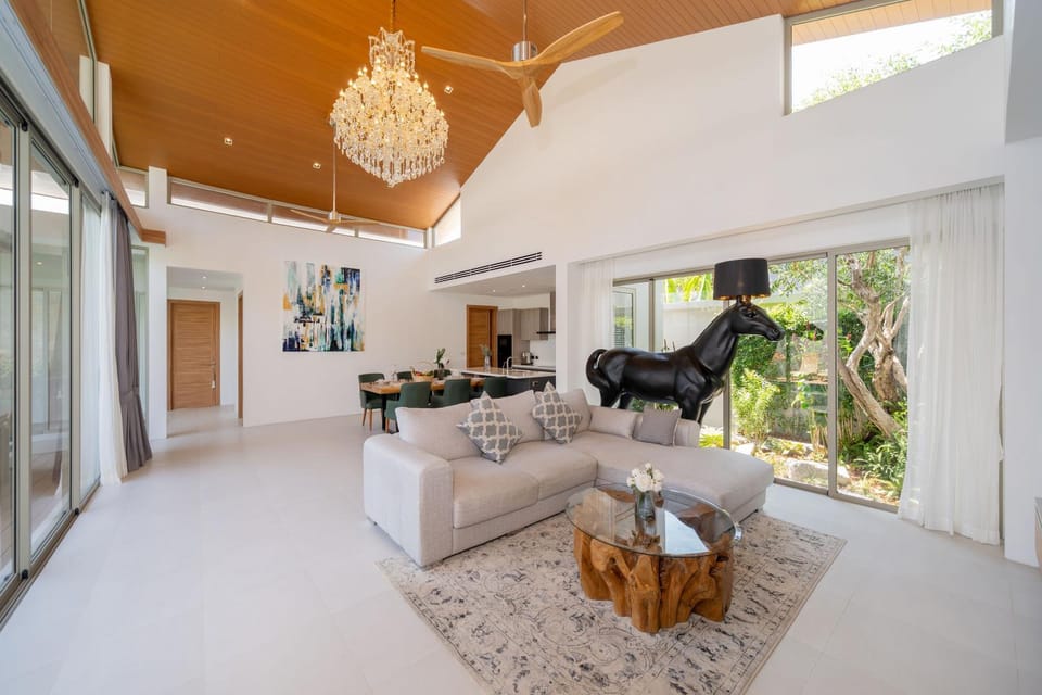 Villa private swimming pool and garden Phuket Free Airoport Pick up from 7 days Villa in Choeng Thale