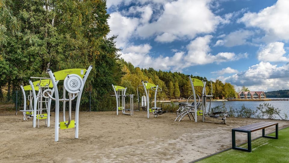 Spring, Day, Natural landscape, Fitness centre/facilities, Garden view, Lake view