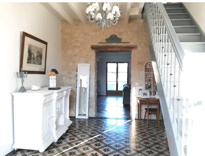 Château Fongiras 11 personnes Médoc House in Nouvelle-Aquitaine