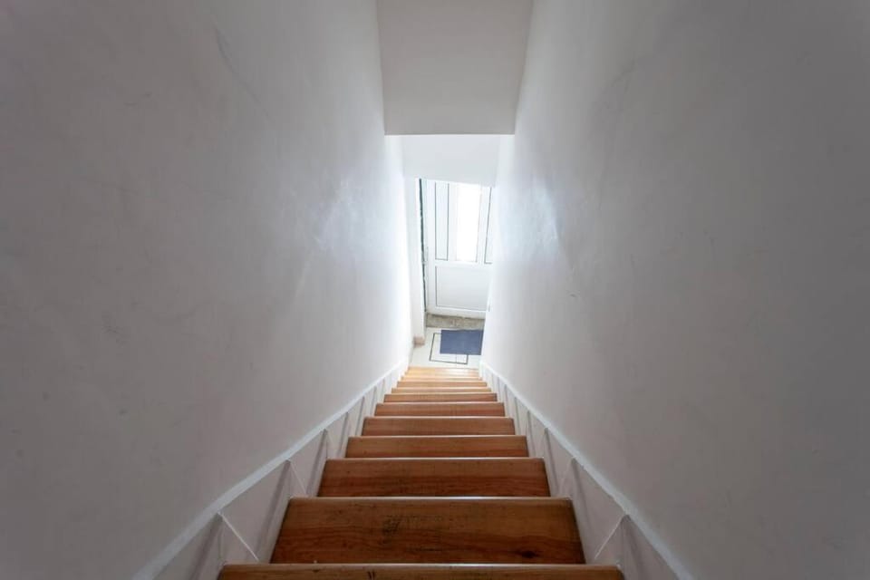 Alfama III - French balcony and smart check-in Apartment in Lisbon