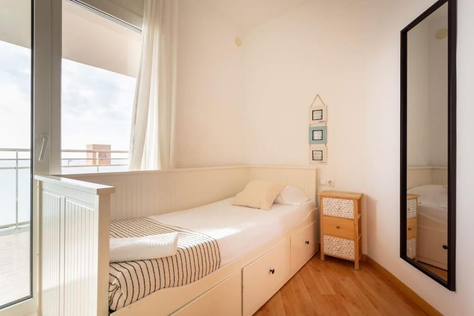 Sunset oceanfront Apartment in Castelldefels