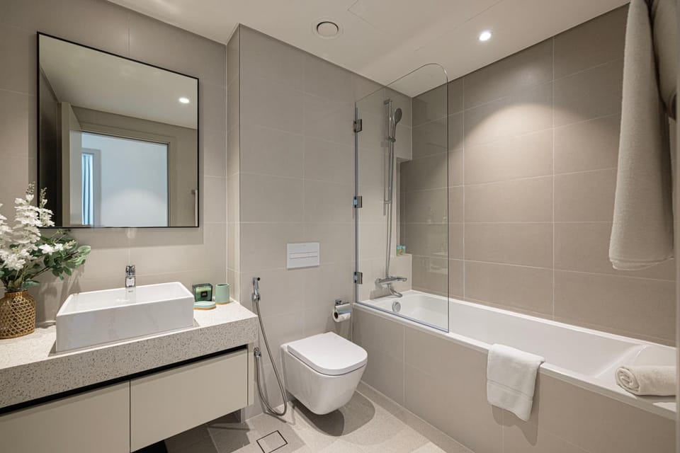 Shower, Toilet, Bathroom, Bath, towels