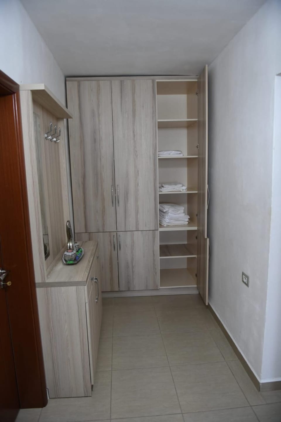 Bed, Photo of the whole room, Bedroom, wardrobe