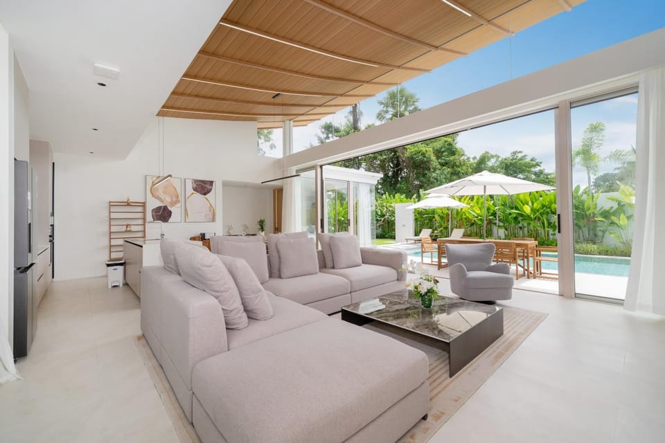 Luxury villa near Bangtao beach Free airport Pick up from 7 days Villa in Choeng Thale